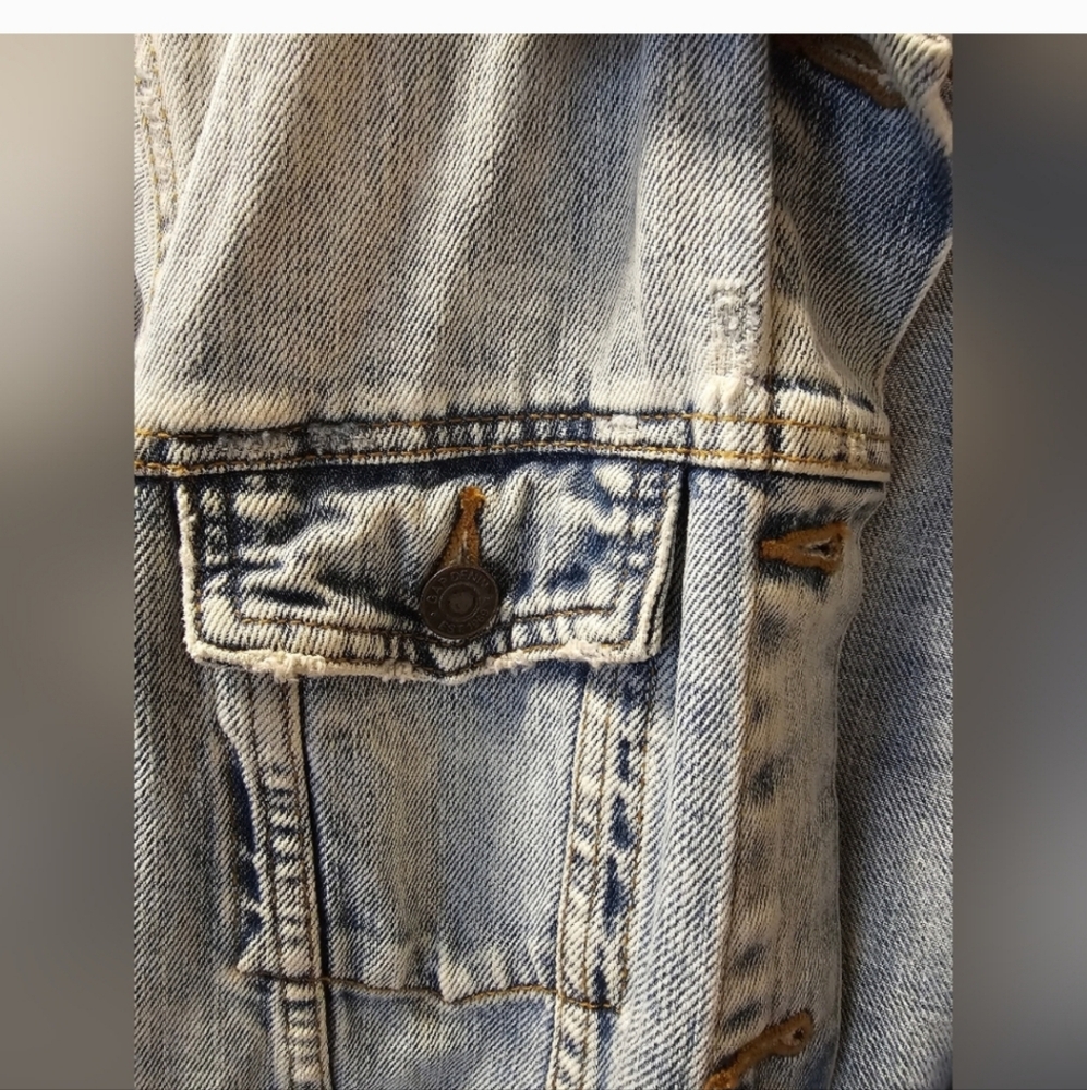 Set Of 2 Gap Jean Jackets! - Picture 8 of 10